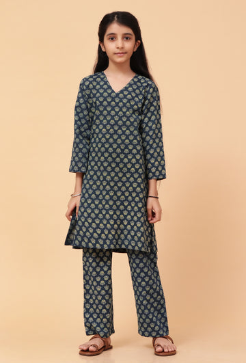 Set Of 2: Indigo Ajrakh Print Cotton Short Kurta & Pant